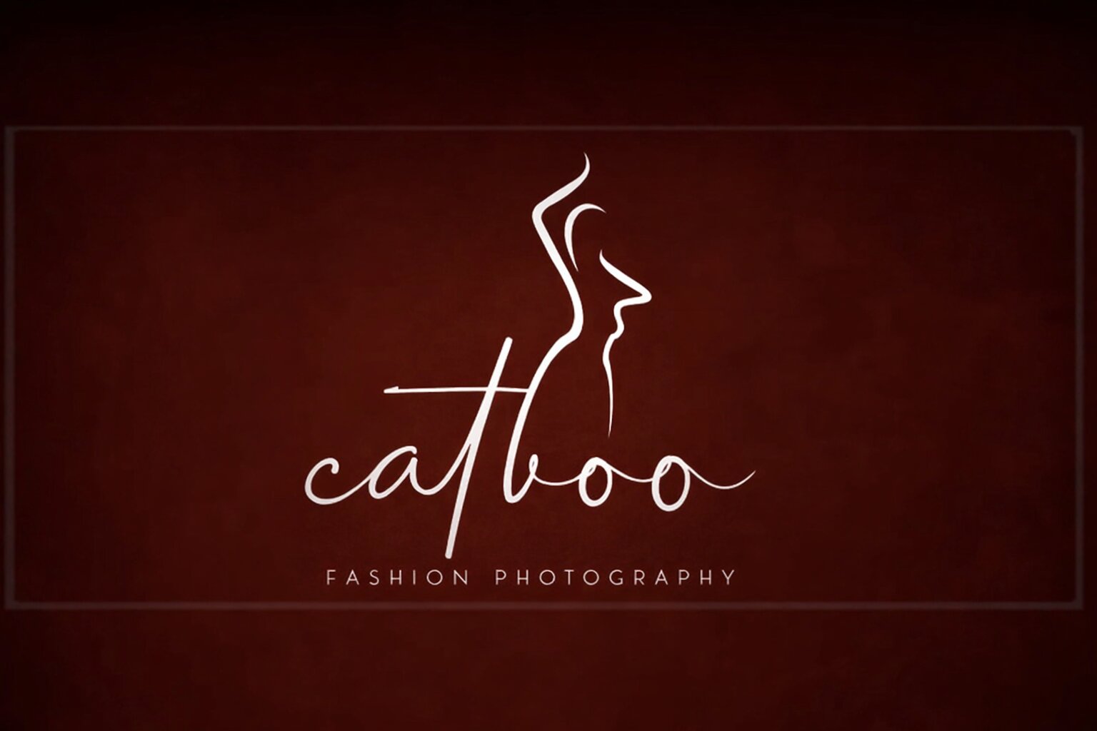 CatBoo ist eine internationale Online-Plattform, die sich auf ästhetischen Latex- und Shiny-Content spezialisiert hat. Seit ihrer Gründung im Jahr 2019 begeistert die Seite eine stetig wachsende Community von Latex-Enthusiasten, Mode-Liebhabern und Fetisch-Interessierten. Im Fokus von CatBoo stehen hochwertige Foto- und Video-Produktionen, bei denen Latex nicht nur als Material, sondern als Ausdruck von Stil, Sinnlichkeit und Individualität präsentiert wird. Die Inhalte zeichnen sich durch eine klare Bildsprache, professionelle Umsetzungen und einen starken ästhetischen Anspruch aus.